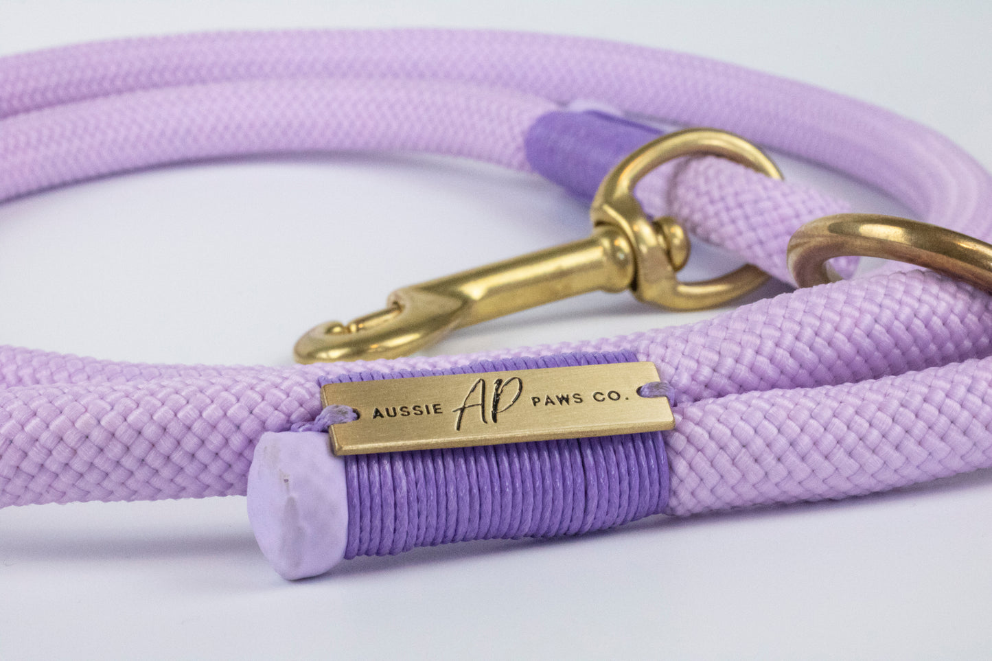 Lilac rope lead detail